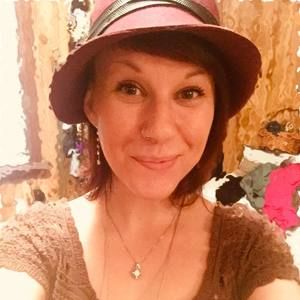 Meet your Posher, Leigh